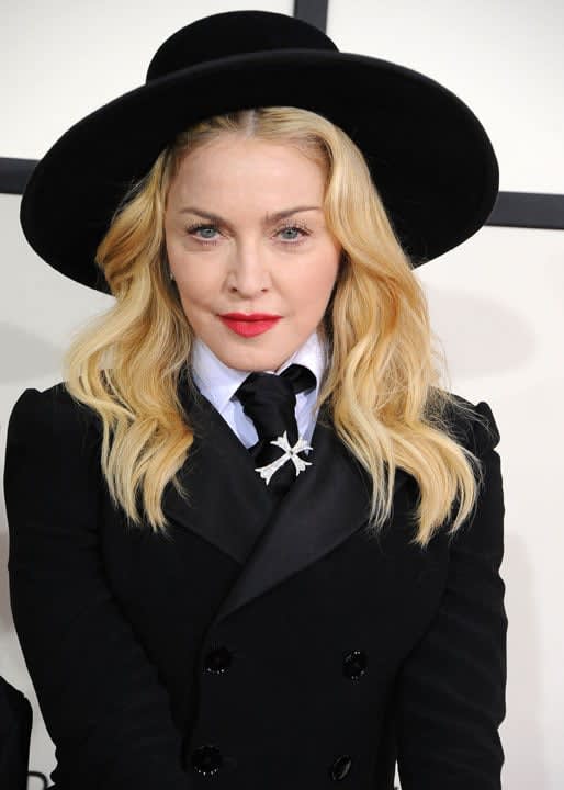 THE GRAMMYS: Women's Hair, Make-up and Nails Worth Noting
