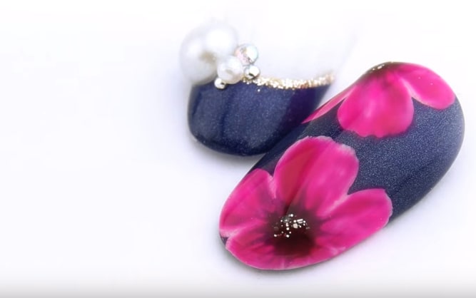 Magenta Fleur Floral Nail Design (Japanese)