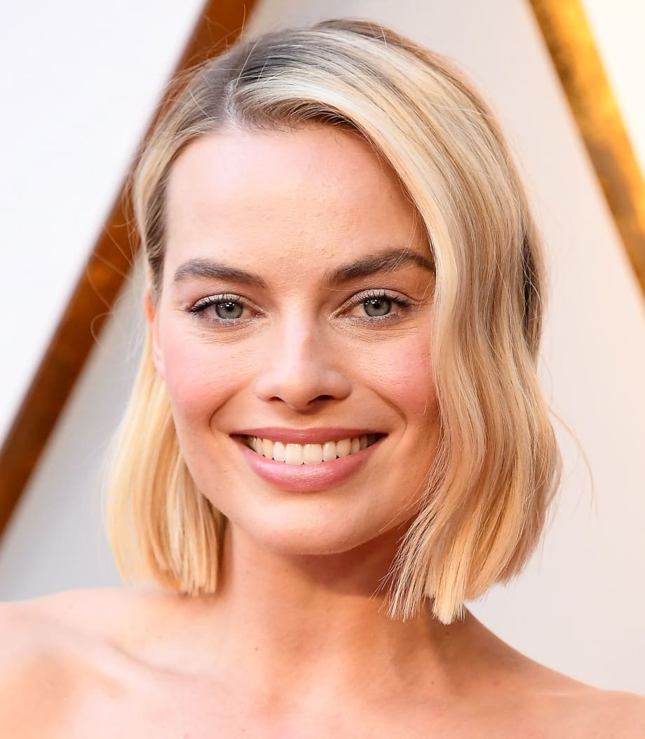 HOW-TO: Margot Robbie's Oscar Hairstyle by Moroccanoil Celebrity Hairstylist Bryce Scarlett