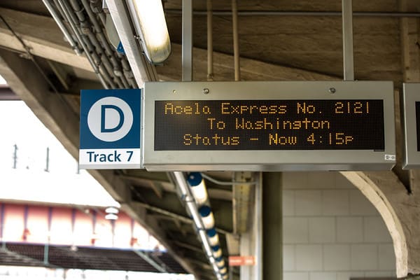 Amtrak, Md. MTA add new electronic signage