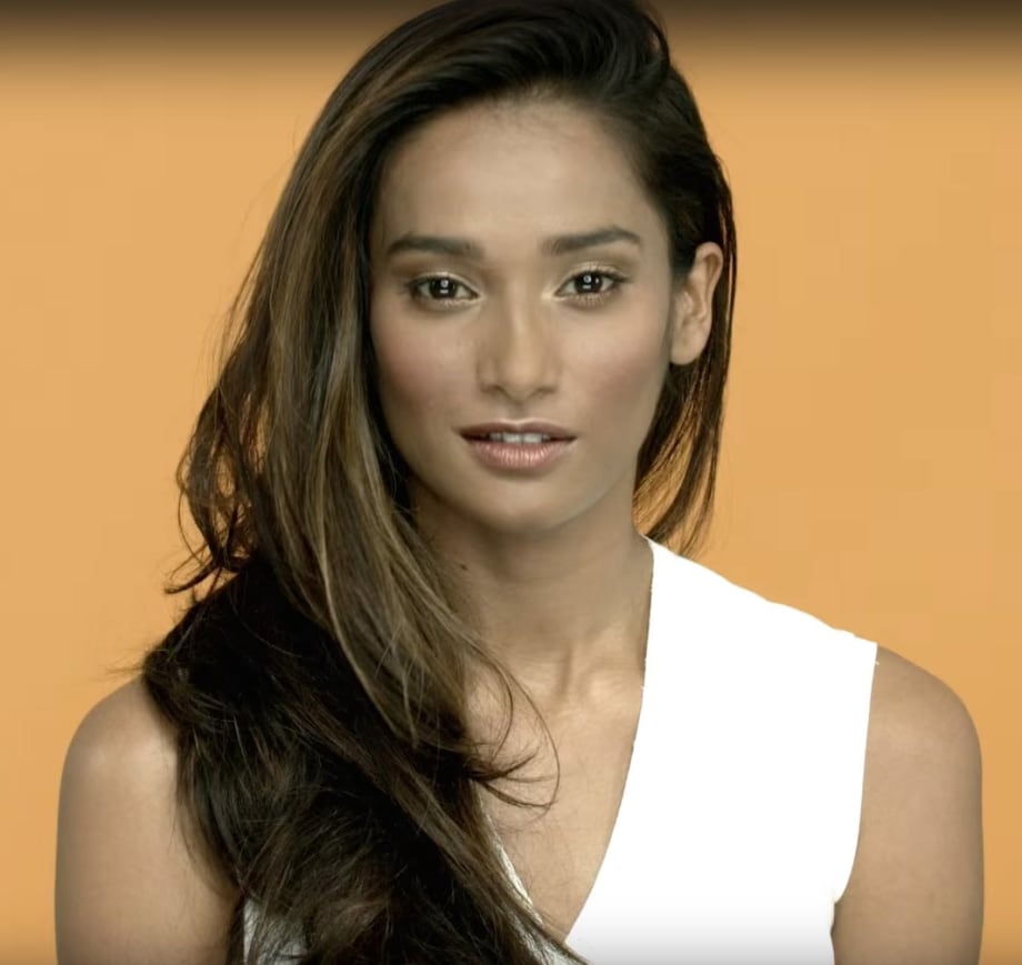 3 STYLES: Simply Sleek, Frizz-Free Fullness, Sleek Brush Back