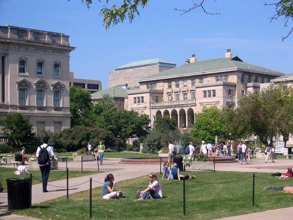 Report: U. of Wisconsin students choose to walk