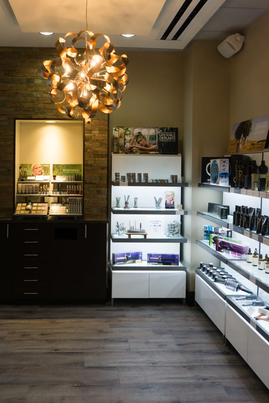 Salon Tour: Paul Joseph Salon