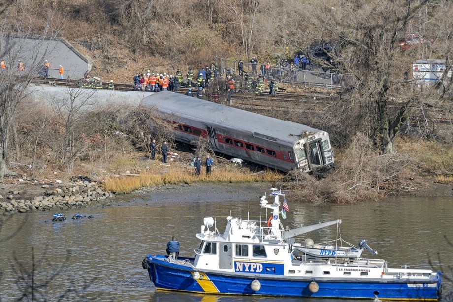 Metro-North engineer in fatal derailment had sleep apnea, NTSB says