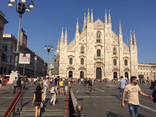 Milan bans private cars in bid to alleviate smog