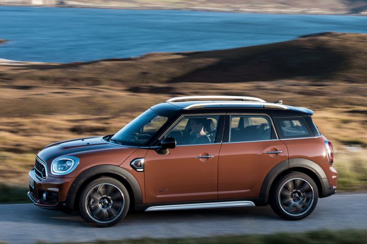 Mini Updates Countryman with Plug-In for 2017