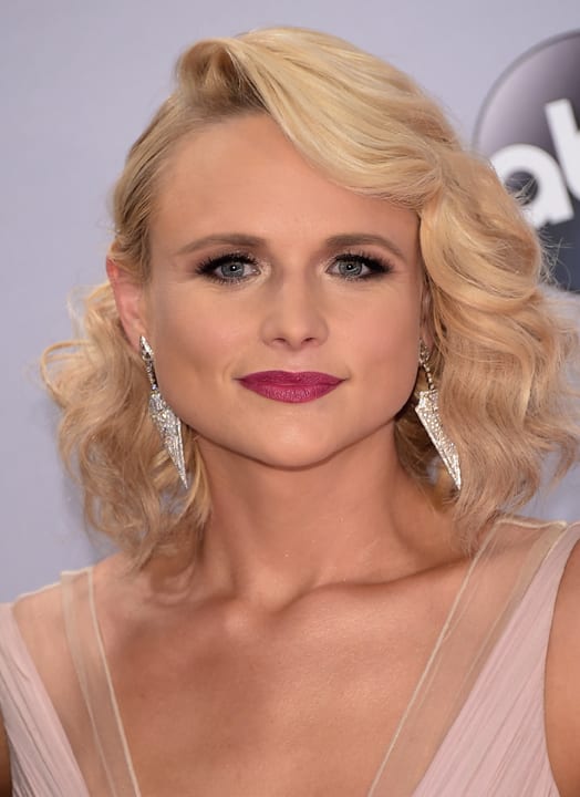 2014 CMAs: Miranda Lambert's Glam Waves