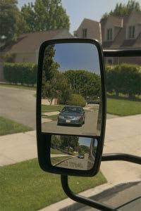 Split Rearview Mirrors Standard on New Mitsubishi Fuso