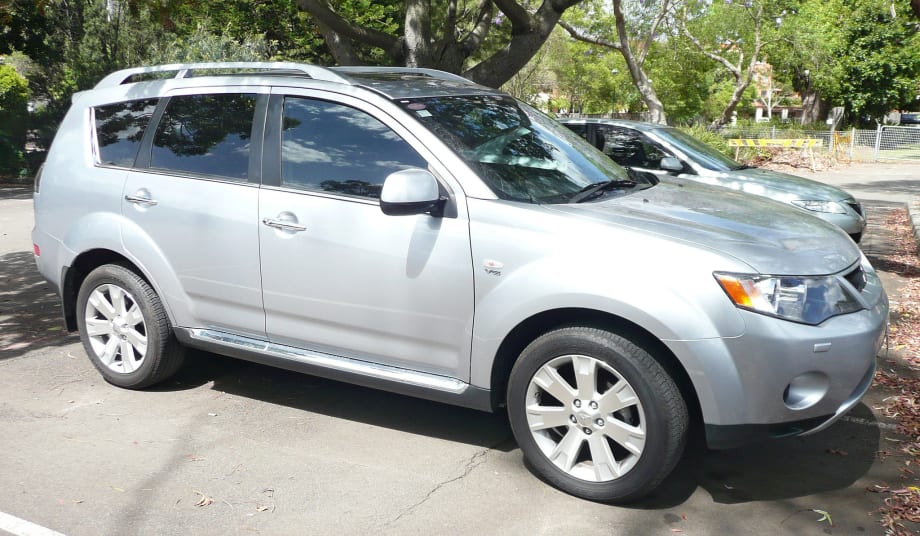 Mitsubishi Recalls Outlanders for Brake Light Switch
