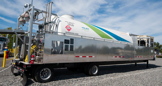 Trailer-mounted fueling station lets customers ease into LNG