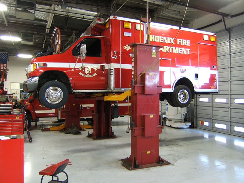 Mohawk TP-20 Lift Raises Shop Versatility