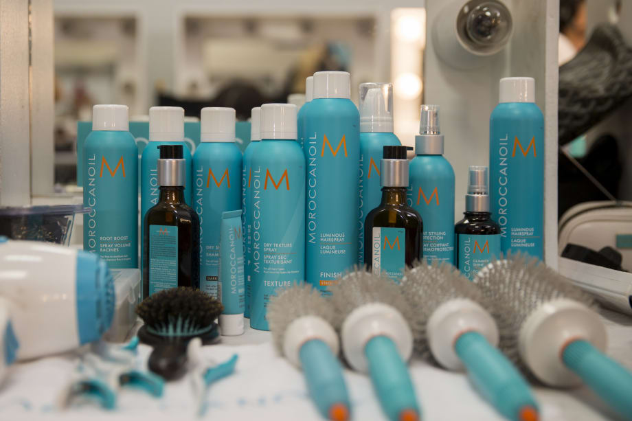London Fashion Week: Moroccanoil's Antonio Corral Calero Creates '30s-inspired Styles for Temperley London