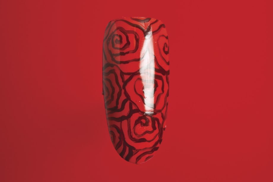 Holiday Red-dy Nail Art