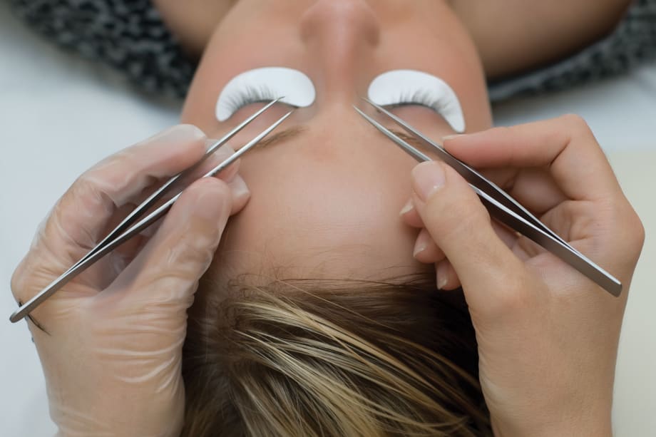 Make Lashes Oil-Proof and Instantly Waterproof with NovaLash's Platinum Bond Lash Adhesive