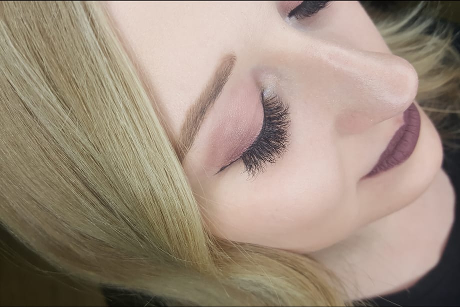 HOW-TO: "Doll Eye" Long Lash Look