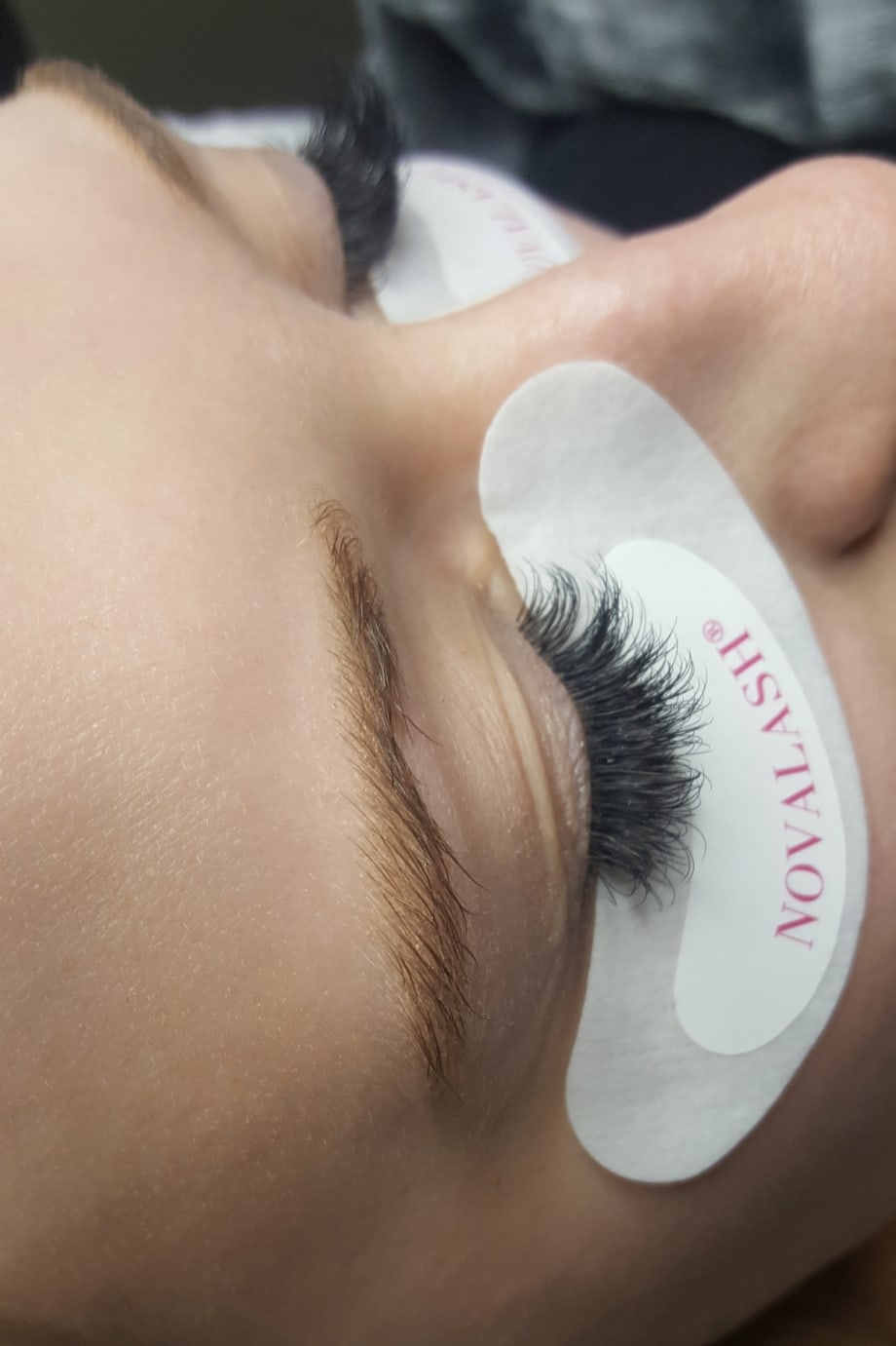 HOW-TO: "Doll Eye" Long Lash Look