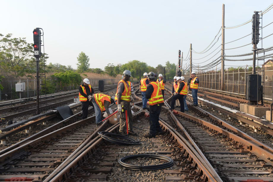 N.Y. subway train suspension caused by massive theft of copper cable