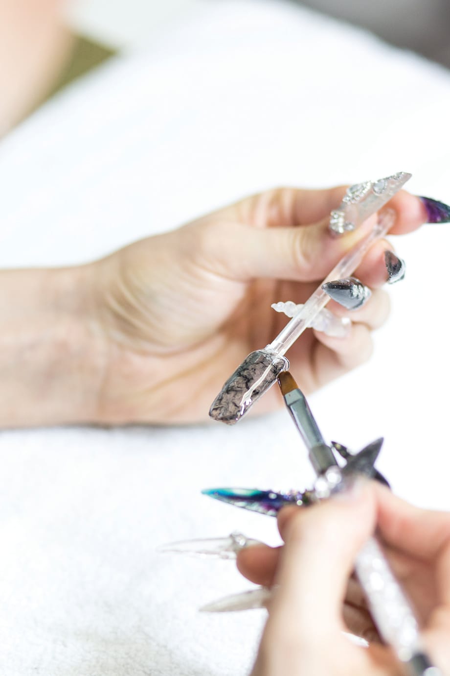Gel-Polish Nail Art Tutorial: Smoky Effect