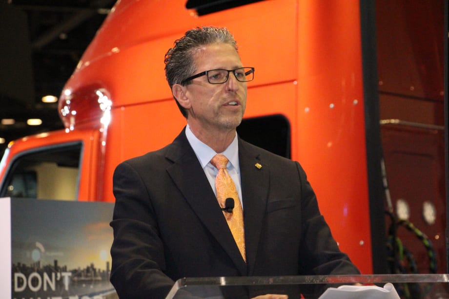 Navistar Reveals 24/7 Uptime Command Center