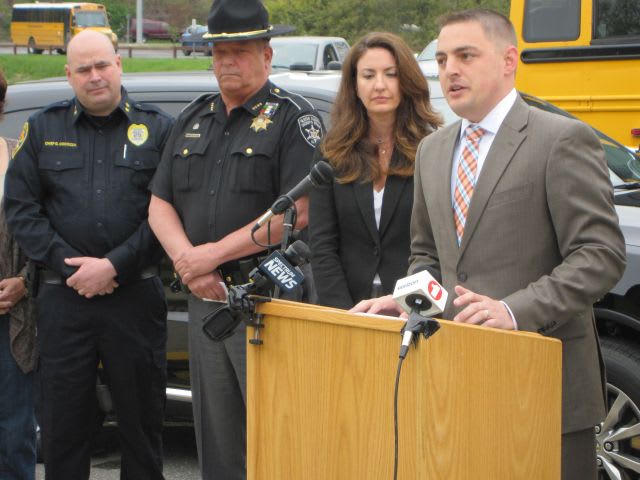 New York Contractors Call on Drivers to Stop for School Buses