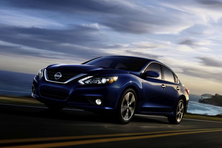 Nissan Altima Returns for 2017 at Same Price