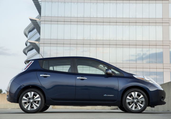 2016 Nissan LEAF Crosses 100-Mile Range