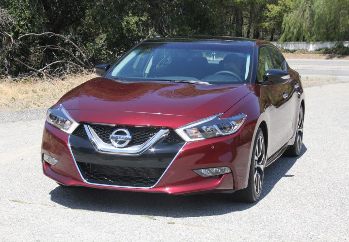 2016 Nissan Maxima Goes on Sale