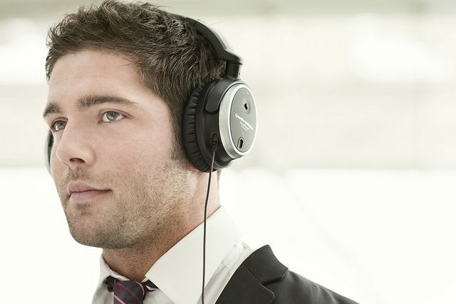 Sydney residents given headphones to reduce rail construction noise