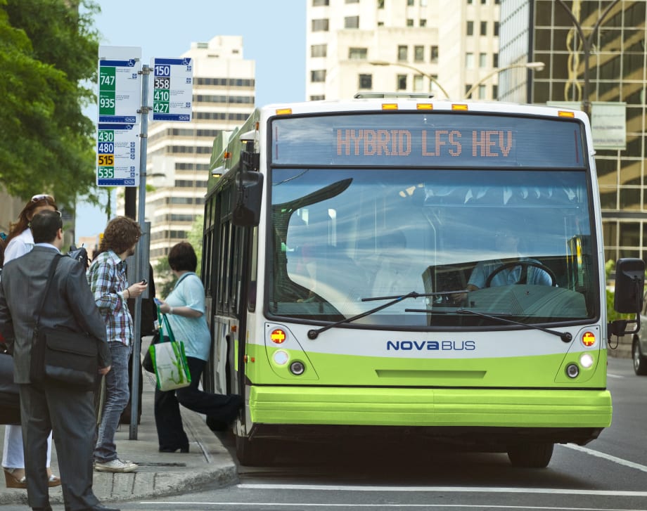 Nova Bus receives 475 hybrid bus order