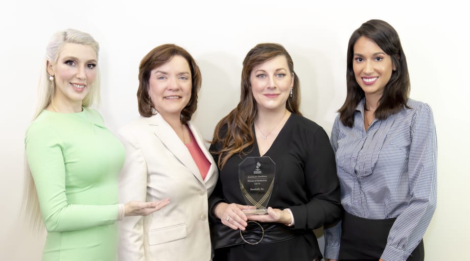NovaLash Receives the Better Business Bureau's Winner of Distinction Award