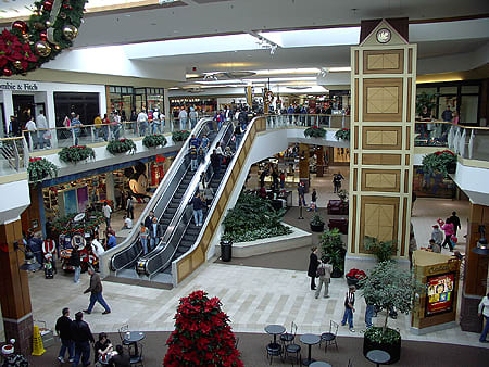 Economic Watch: Retail Sales Gains Expected This Holiday Season