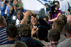 Obama Visits Navistar to Present Electric Vehicle Grant