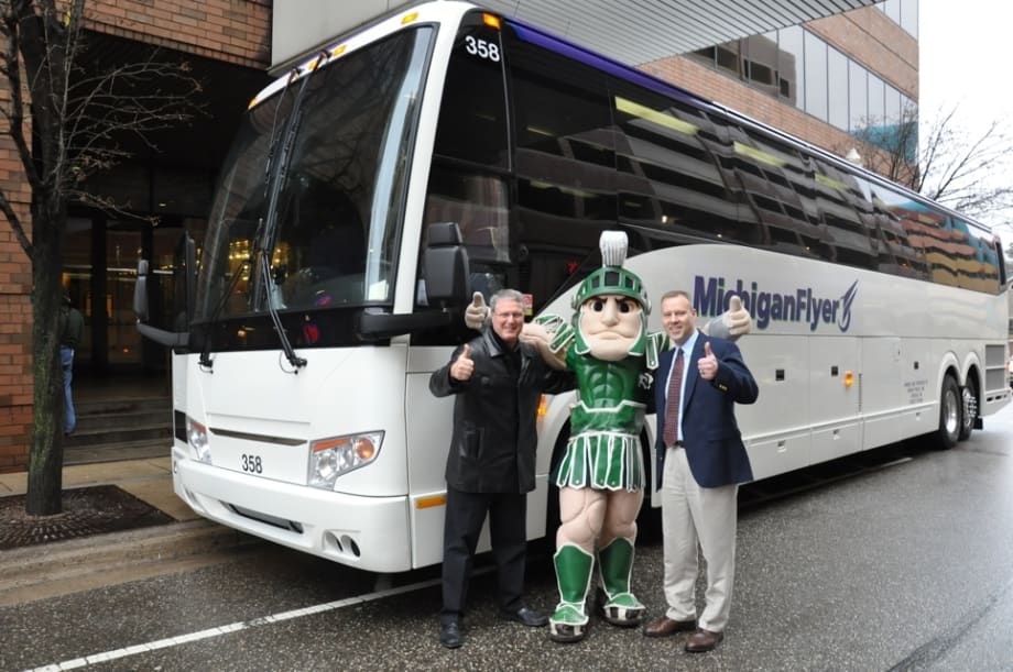 Indian Trails adds 6 Prevost H3-45s