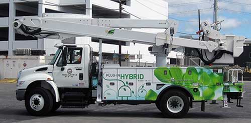 Los Angeles Utility Deploys Plug-In Electric Bucket Truck
