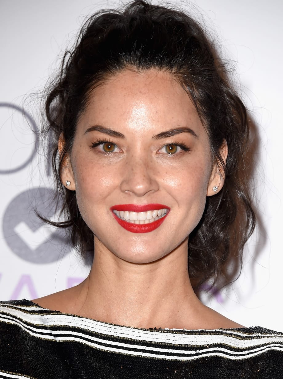 People’s Choice Awards: Olivia Munn’s Textured Ponytail