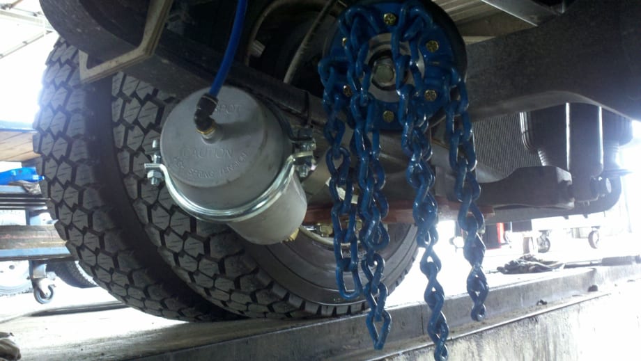 Onspot unveils new automatic tire chain kit