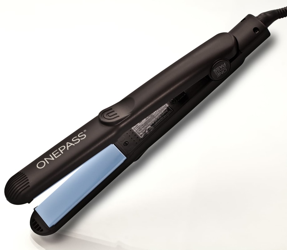 Bio Ionic's 1" Nano-Ceramic OnePass Straightening Iron