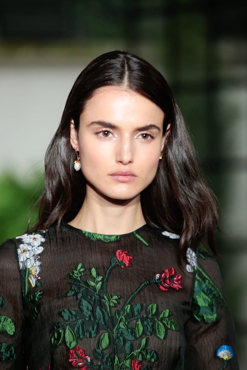 HOW-TO: Sleek, Subtle Waves from Moroccanoil and Kevin Hughes