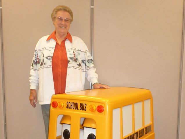 Bus assistant reflects on 42-year career at Arizona district