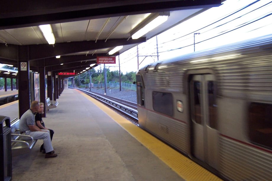 PATCO to install new electronic signage