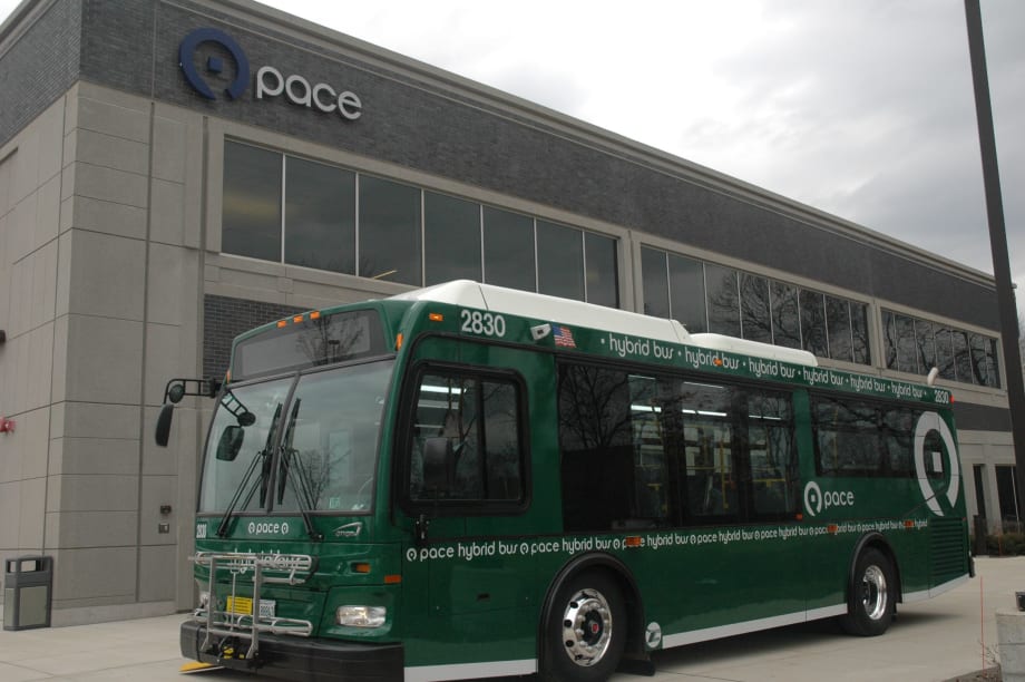 Chicago’s Pace unveils 2 hybrid buses