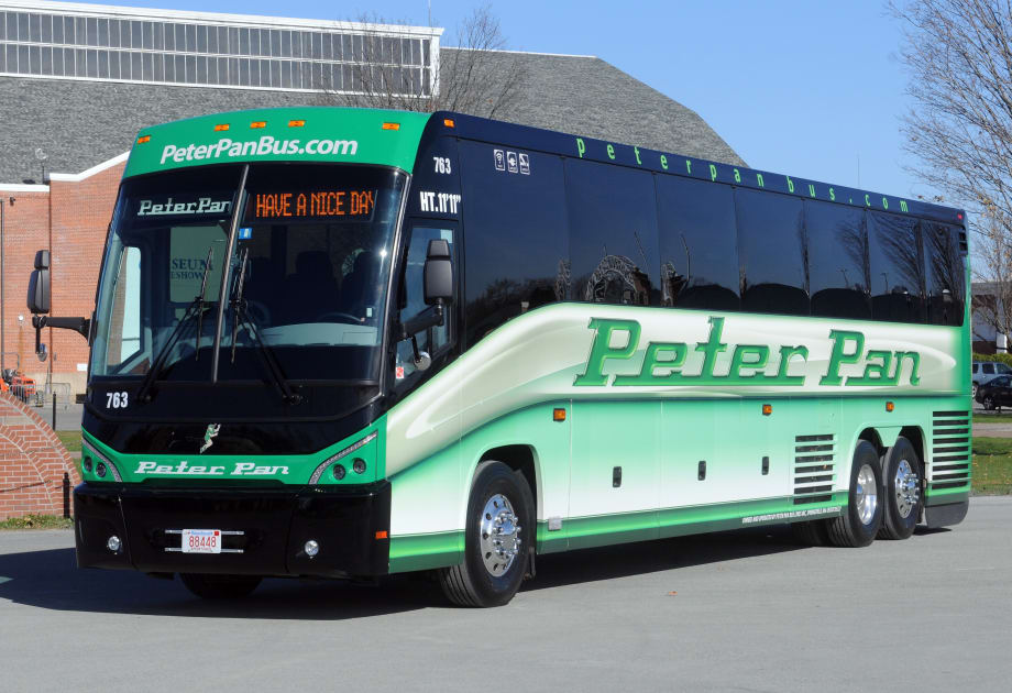 MCI delivers 2013 J4500s to U.S., Canada