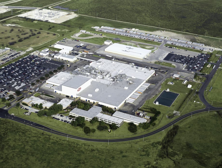 Peterbilt Sets Dealer Growth Record, Completes Denton Plant Expansion