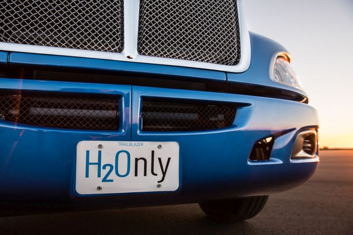 Toyota to Road-Test Class 8 Hydrogen Fuel Cell Truck