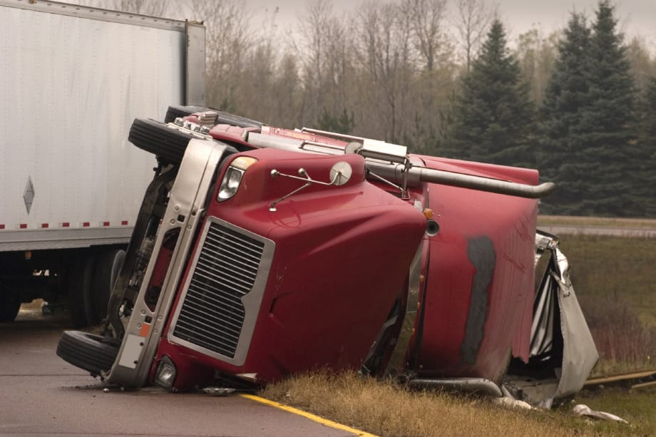 Report: Trucking Deaths Down 8% Last Year