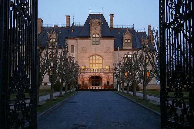 R.I. university first to offer SafeStop real-time info app