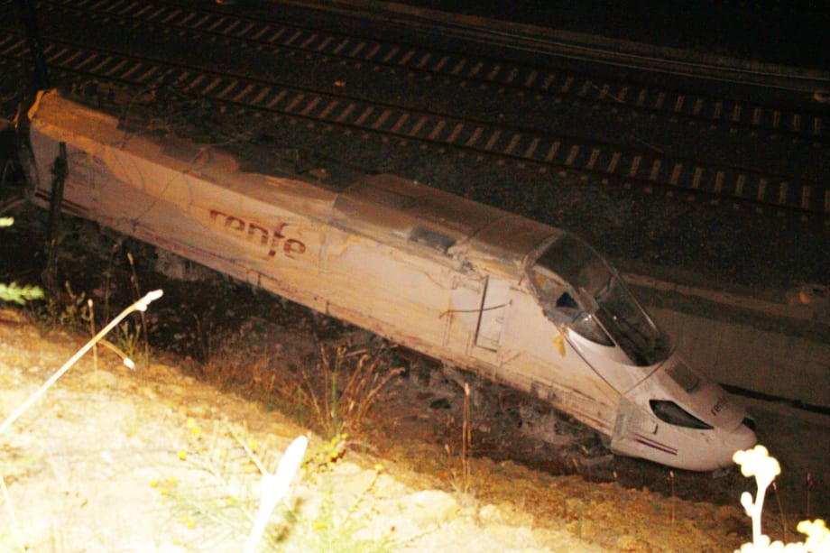 Spanish judge may expand derailment charges to rail firm
