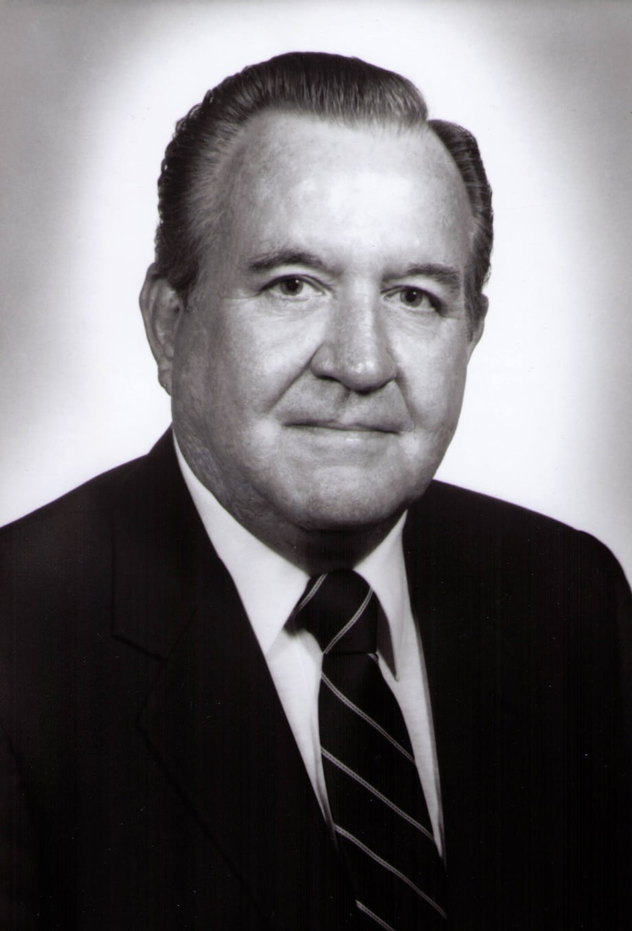 In Memoriam: Robert Smalley, Former Hertz CEO and Founder of Cruise America