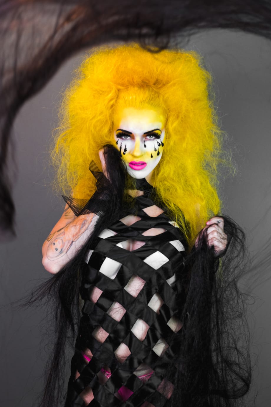 DIY Photo Shoot How-To: Long on Talent, Short on Space, Time and Budget