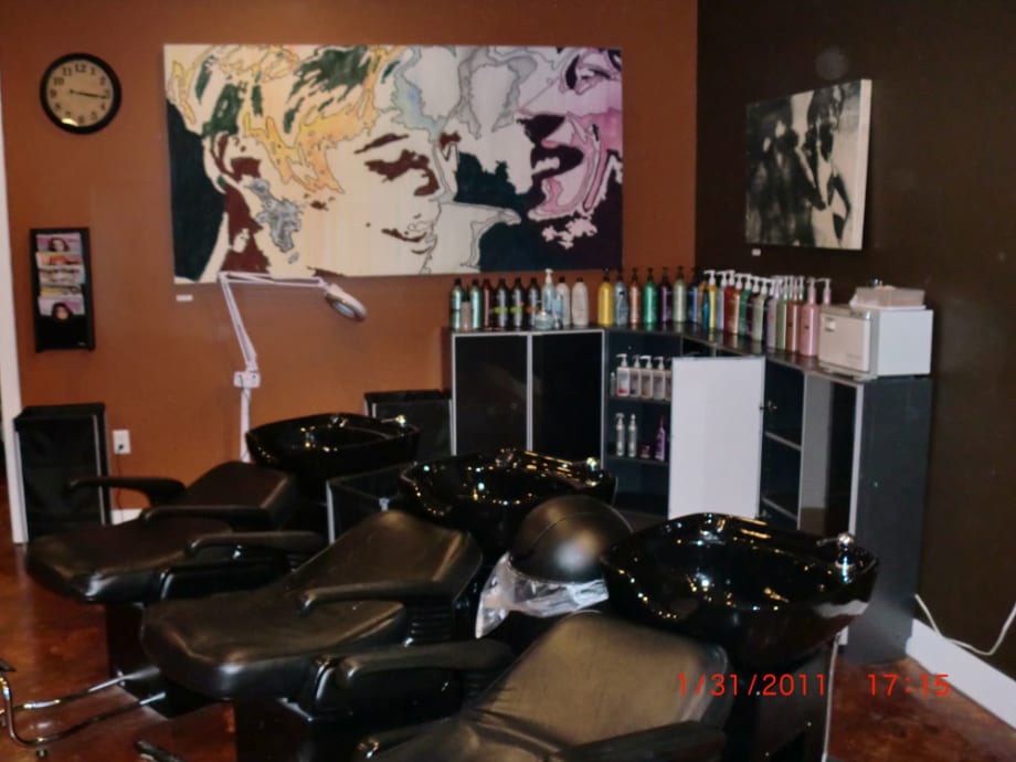 Roots Salon